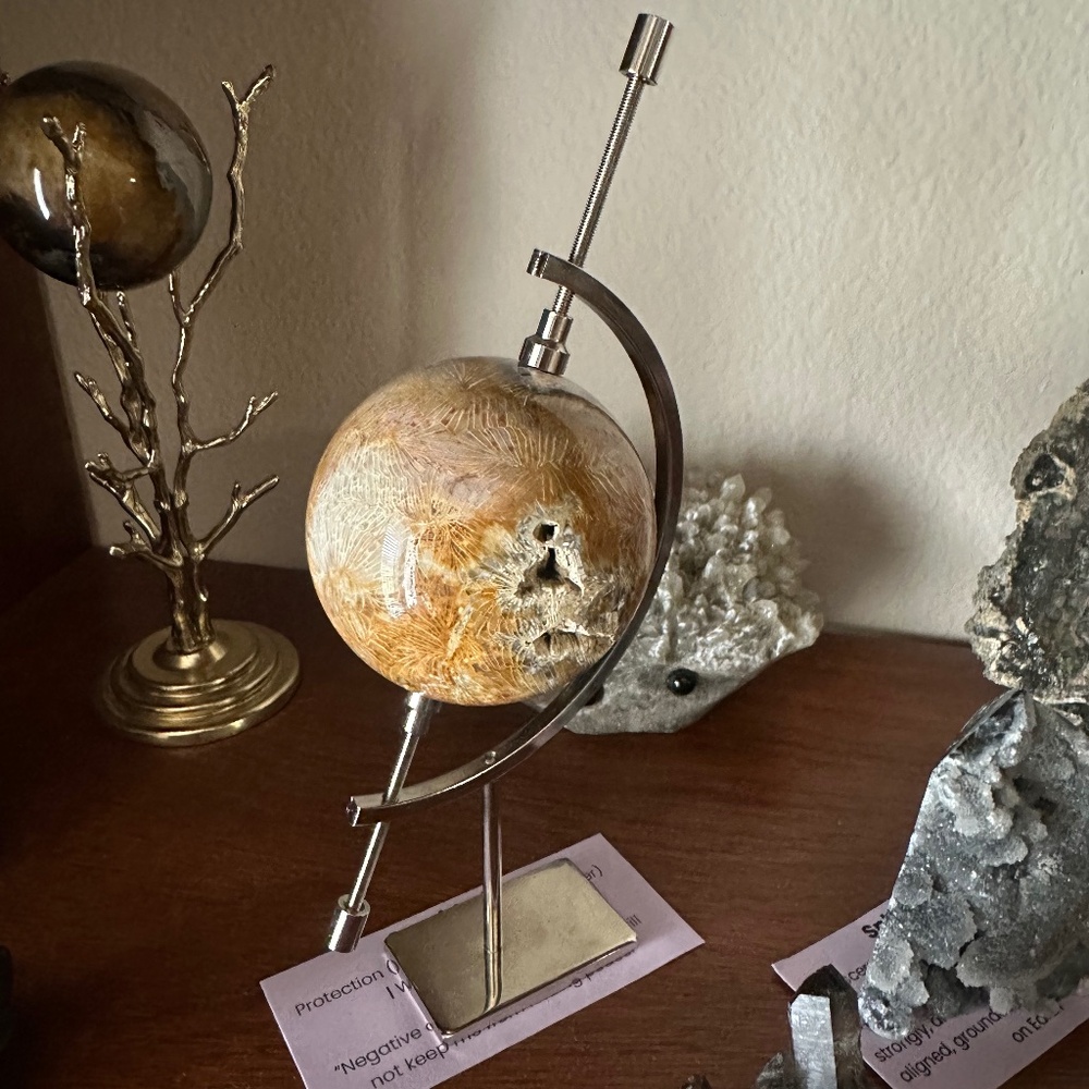 Coral Jade w/Stand